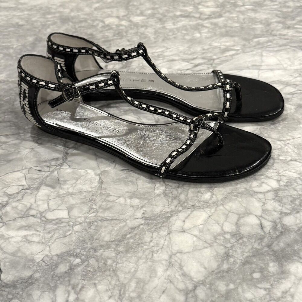 Marc Fisher  sz 7.5 strappy Thong sandal Flat Tan Black Buckle Toepost